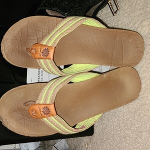 Yellow box sandals